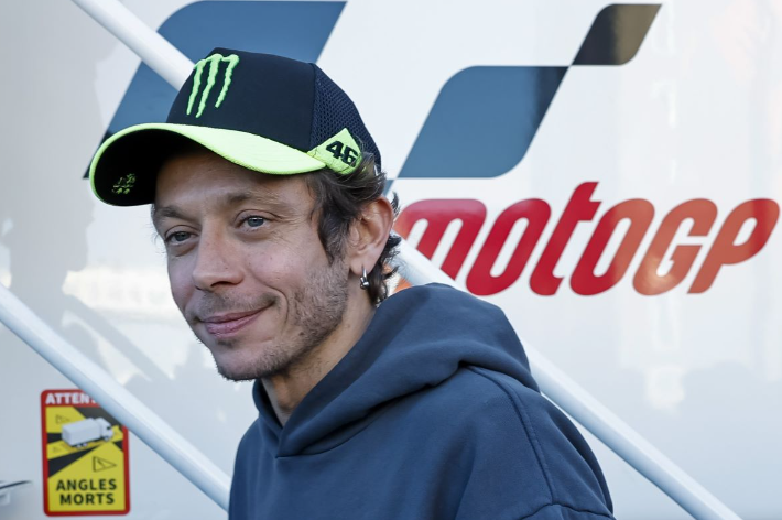 5 Aksi Kontroversial Valentino Rossi di MotoGP, Nomor 1 Libatkan Marc Marquez