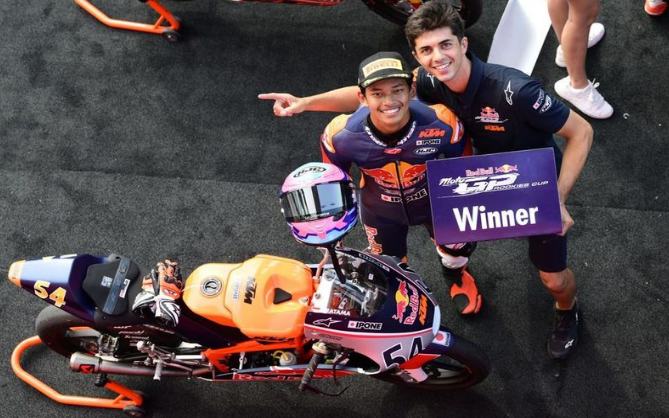Mengenal Veda Ega Pratama, Pembalap Muda yang Kumandangkan Indonesia Raya di Red Bull Rookies Cup Italia 2025