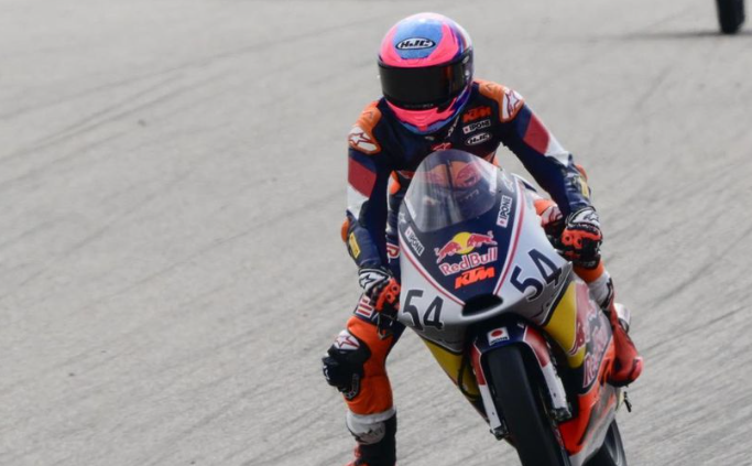 Bola.net > Otomotif Finis Kedua di Race 1 Red Bull Rookies Cup Austria 2025, Veda Ega Pratama Akui Brian Uriarte Pilih Garis yang Lebih Baik